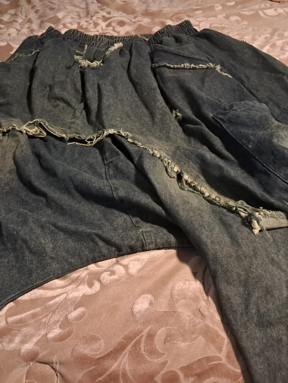 Distressed Dark Gray Men’s Jeans